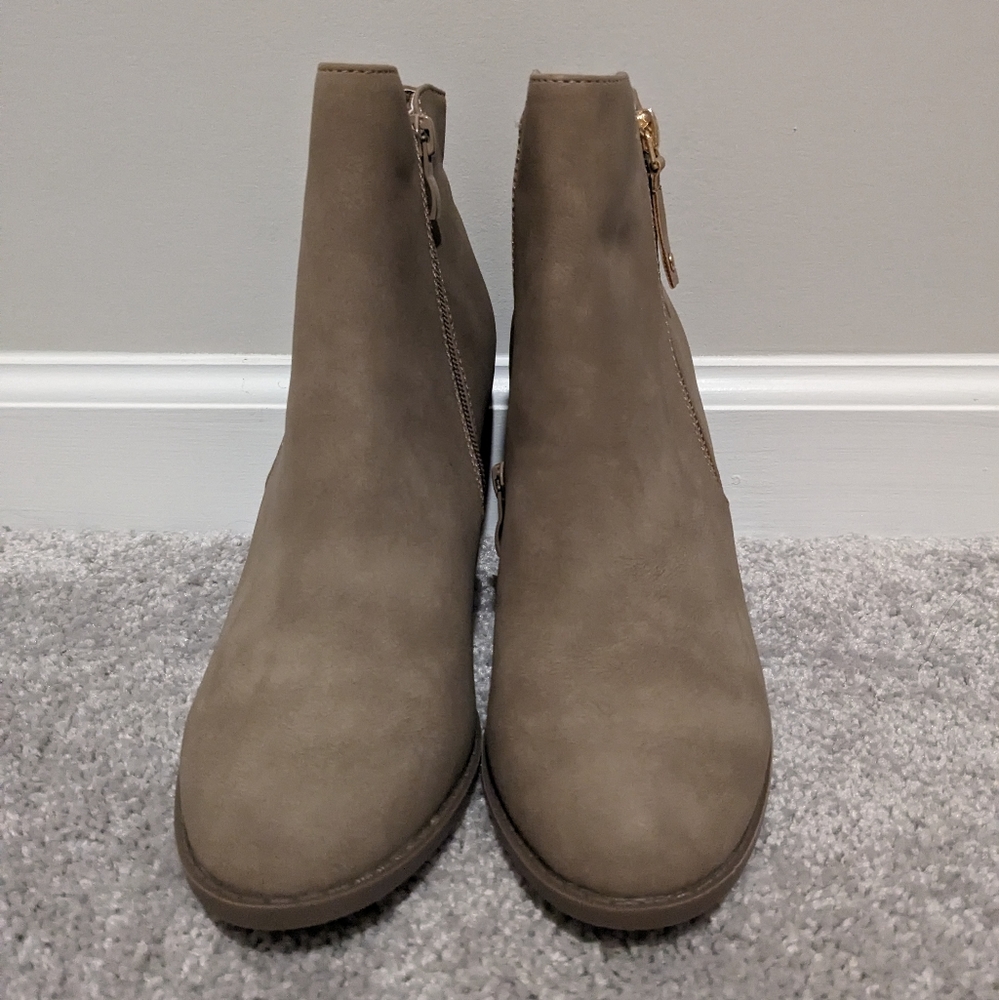 Woman's Booties - image 3